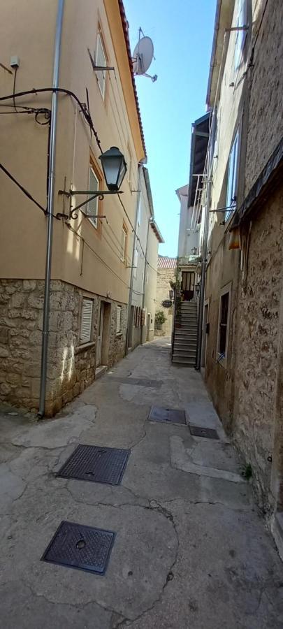 Sidar-Old Town Apartment Cres Luaran gambar